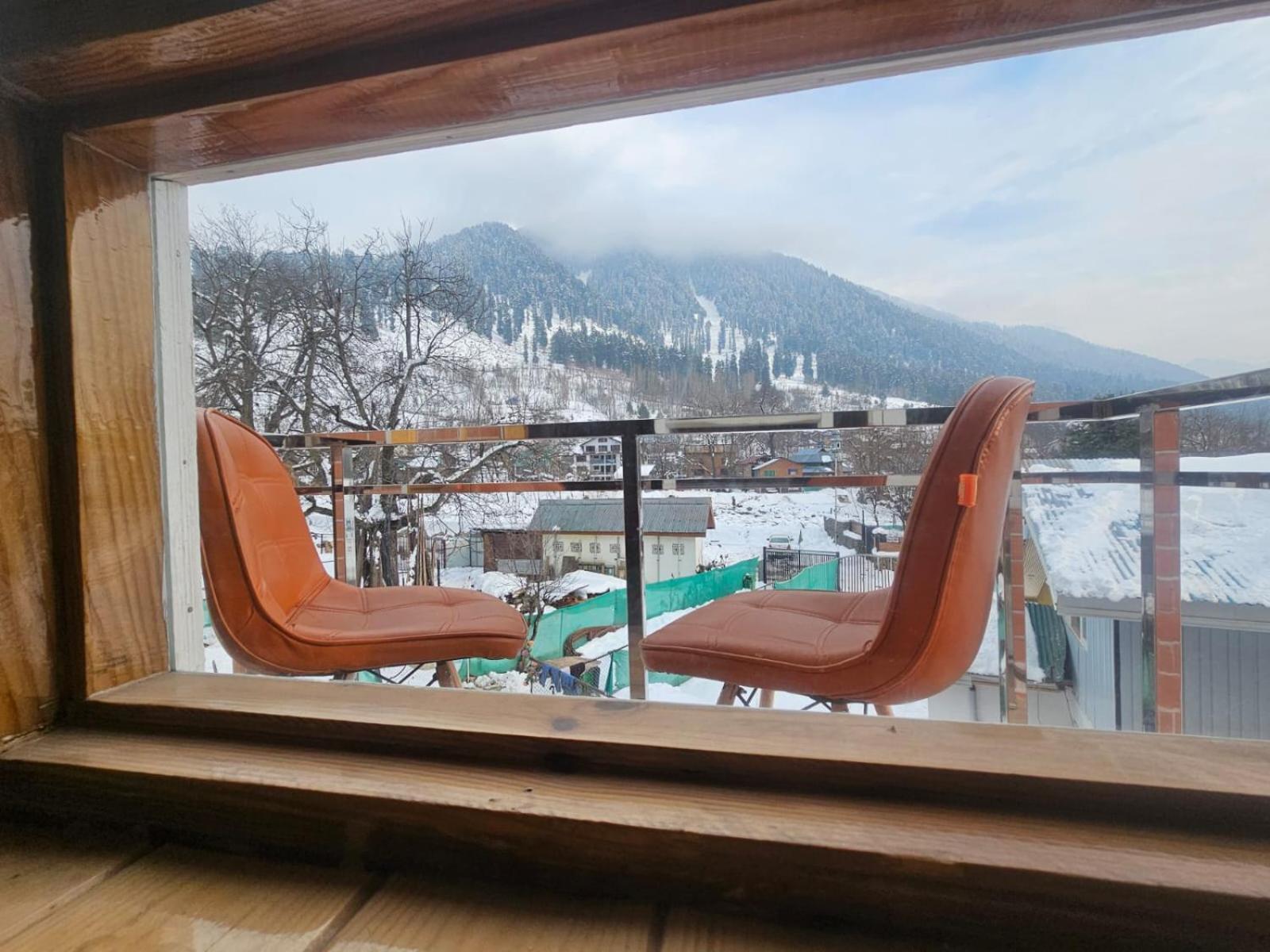 Delta View Otel Pahalgām Dış mekan fotoğraf